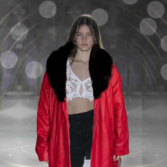 1970s Red Leather Maxi Coat w/ Real Black Fox Fur | Greg Bell, XL, Rare Vintage - Picture 3 of 14